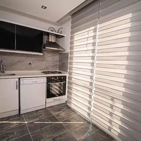 3br Amazing Garden With Pool In Semesterbostad