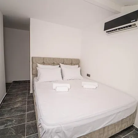 3br Amazing Garden With Pool In Φετιγιέ